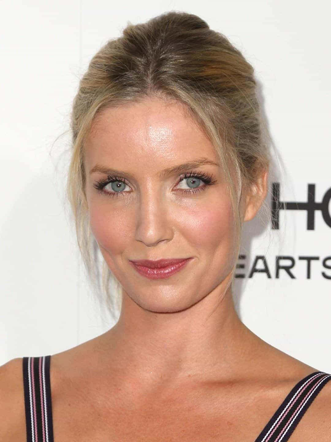 Annabelle Wallis